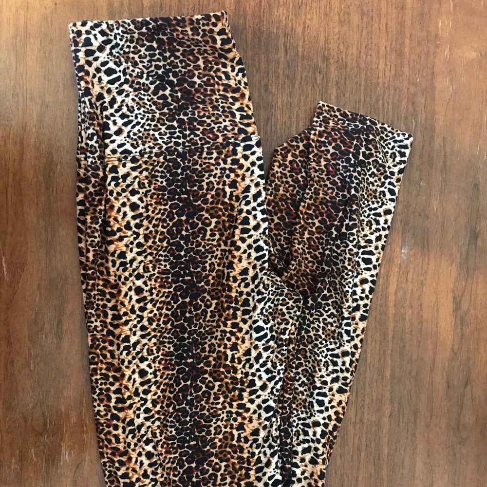 OS leopard print leggings